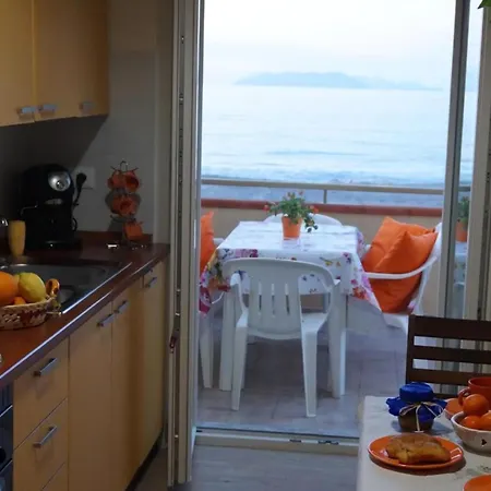 Gemuetliche In Marchesana Mit Terrasse, Garten Und Grill